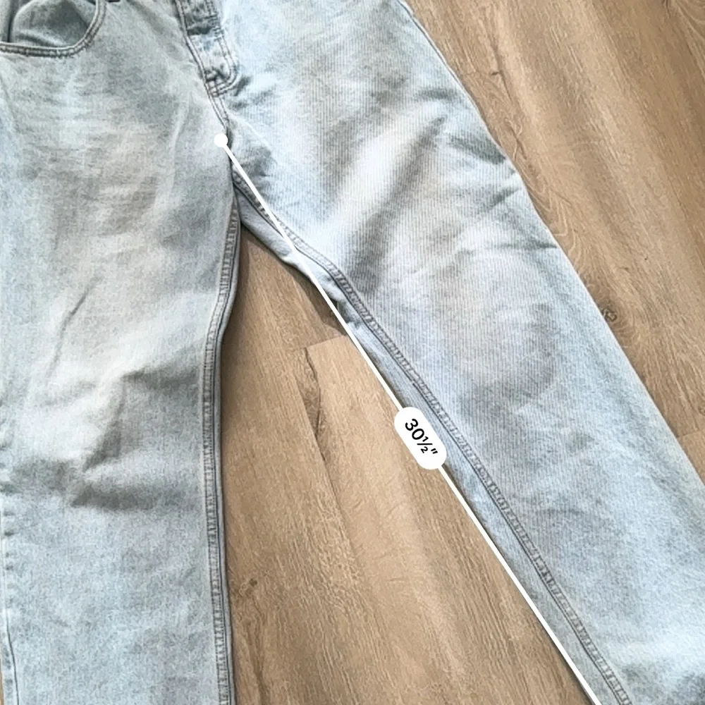 Brandy Melville Light Wash Straight Leg Jean